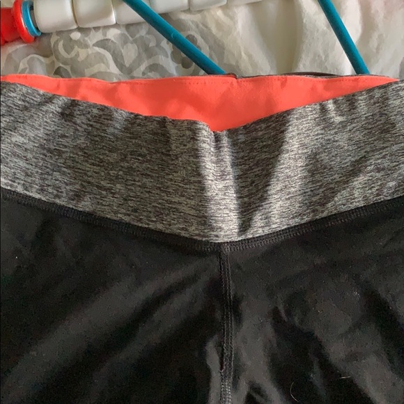 PINK black leggings - Picture 2 of 3